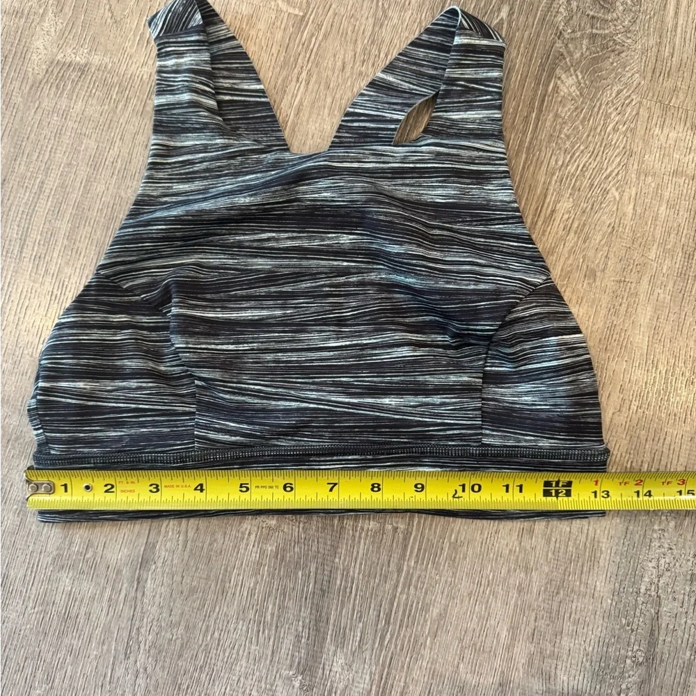 lululemon Fast & Free Bra (nulux) in the Low tide Black and White color size 8